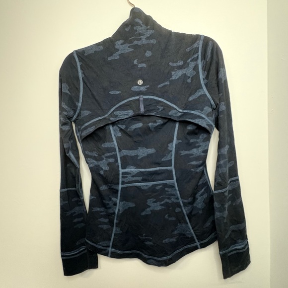 Lululemon | Define Jacket | Heathered Lotus Camo Oil Slick Blue | Sz 6 | EUC - Picture 6 of 8